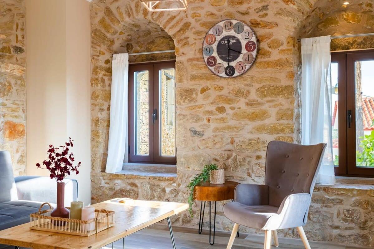 Mantineia Stone Villa-An Ethereal Getaway Megali Mantineia Esterno foto